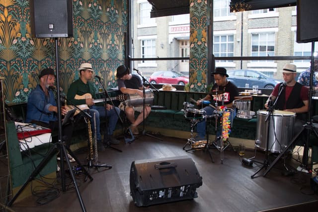 Bossa Music — Samba do Chapéu - London